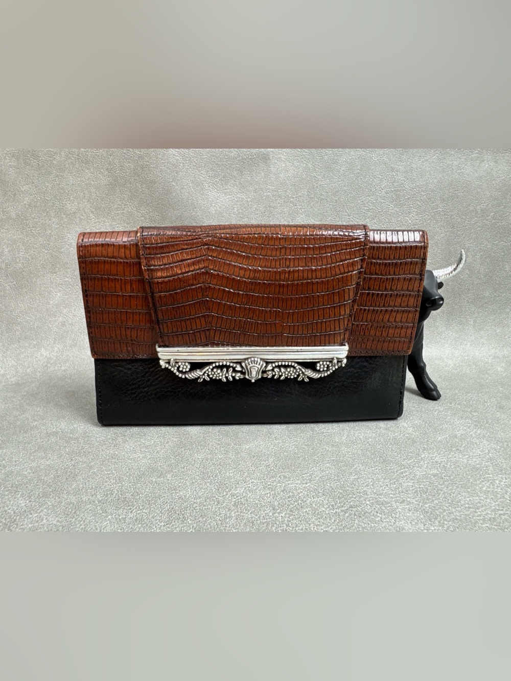 Classic Brown & Black Textured Women’s wallet  - Unbranded